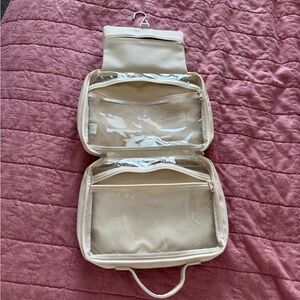 TRAVEL TOILETRIES BAG